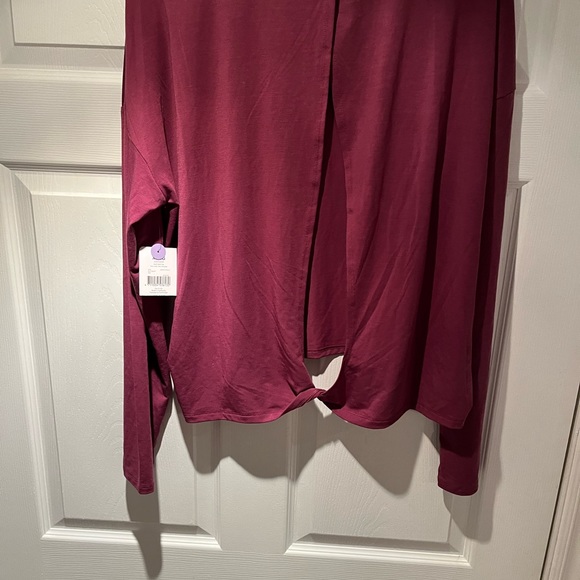 Athletic Works Women’s Dri-More Long Sleeve Shirt - Picture 2 of 4